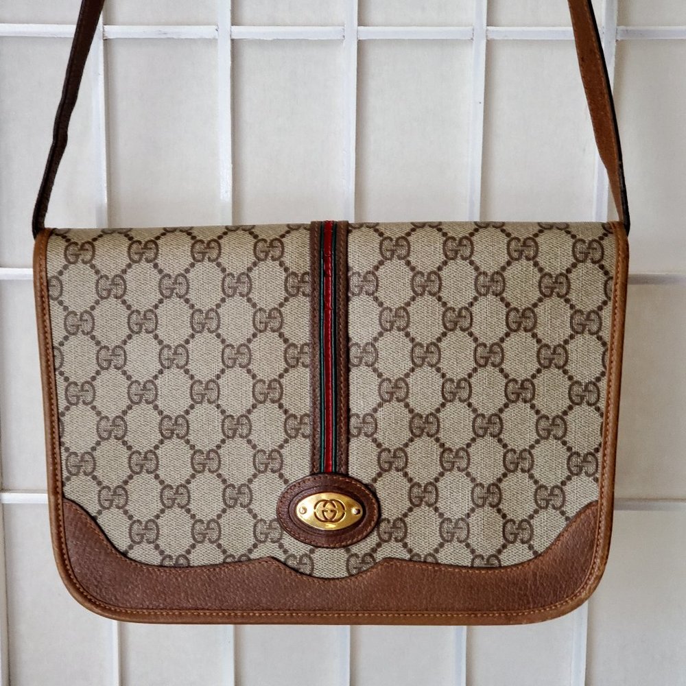 GUCCI SUPREME CANVAS SHOULDER BAG